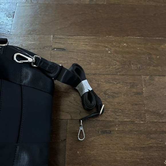 Lululemon- Nylon Mini Barrel Duffle Bag 5L-Black-NWT - Picture 9 of 14